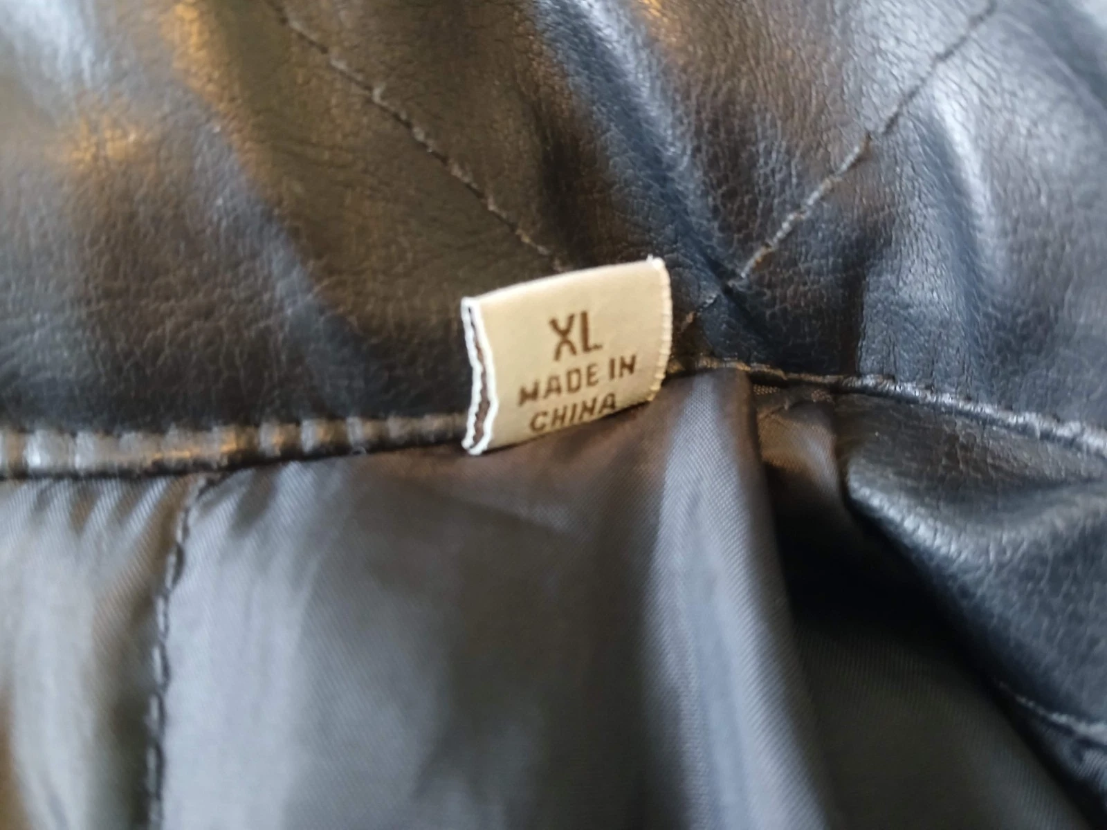 MEN'S LEVI'S GENTLY USED BROWN FAUX LEATHER 4 POCKET QUILT LINED MOTO JACKET XL image 11