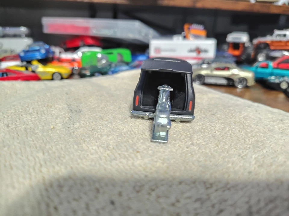 Hot Wheels Ultra Hots Series Negro/Azul 55 Chevy Panel Van Con Moto Suelto Foto 4 de 4