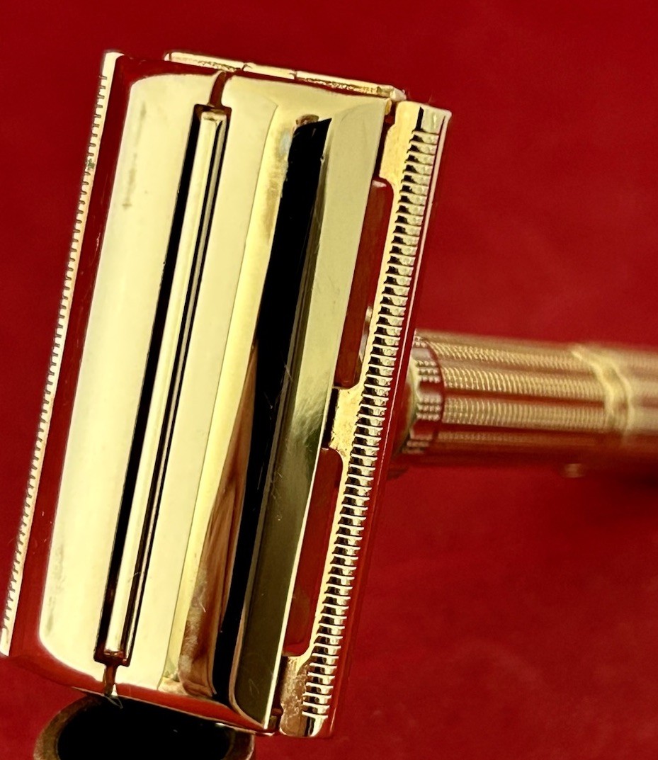 Vtg 1964 GILLETTE ARISTOCRAT Adjustable Razor 24K Gold Complete