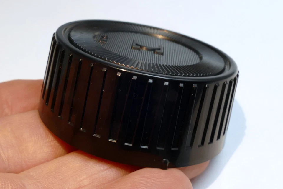 Sigma Rear lens cap for OM Olympus manual focus wide angle deep 16mm 18mm - Image 3 of 4