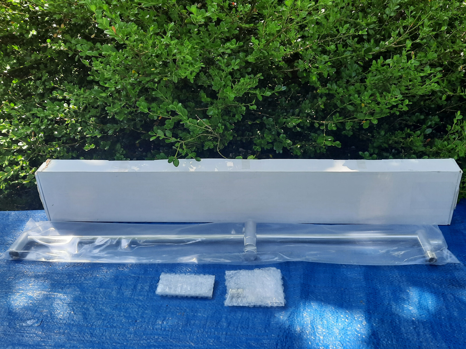 Barra de pared delgada contemporánea Jaclo 9536-PCH 36" salida inferior agua integral