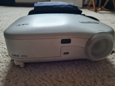 Beamer NEC vt37 inklusive Tasche und Fernbedienung