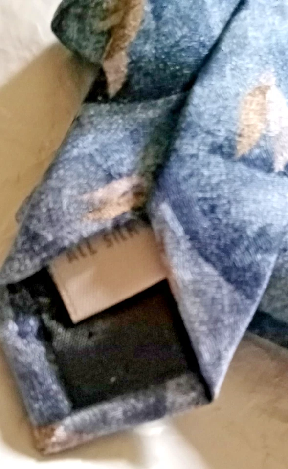 Corbata Van Heusen toda seda púrpura fondo 4 pulgadas de ancho 60 pulgadas de largo hecha en EE. UU. Foto 2 de 4