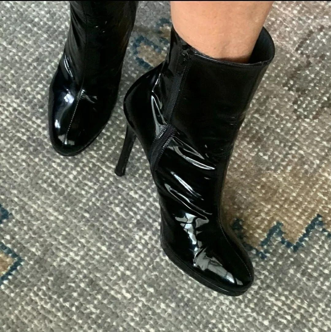 Stuart weitzman patent leather boots sales
