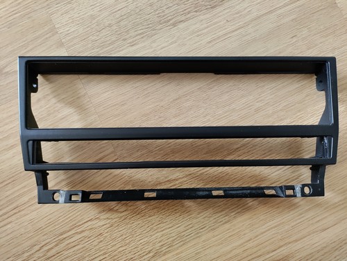 BMW E39 8247302 Mittelkonsole Funktionsträger Rahmen Blende