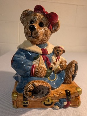 Bailey Bear On Suitcase... The Original Bearware Pottery Works Edition 4E/31