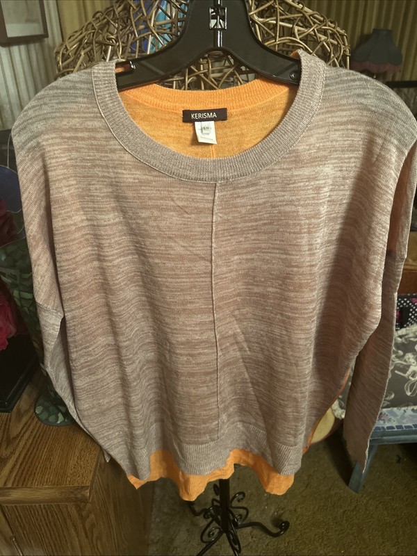 Karisma Women’s Top Size Small/Medium
