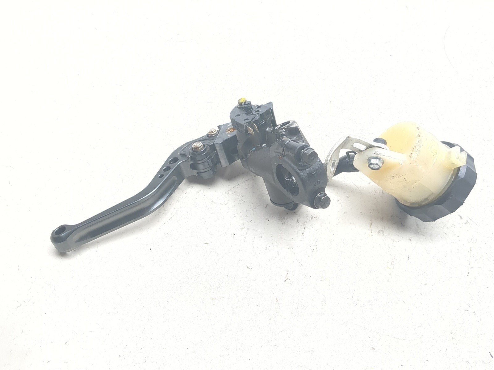 04 05 Suzuki GSXR 600 750 Front Right Brake Master Cylinder Pump Lever Handle