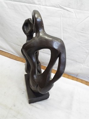 Austin Sculpture Modern Art Kissing Couple Martel Wedding Austin Sculpture Modern Art Kissing Couple Martel Wedding