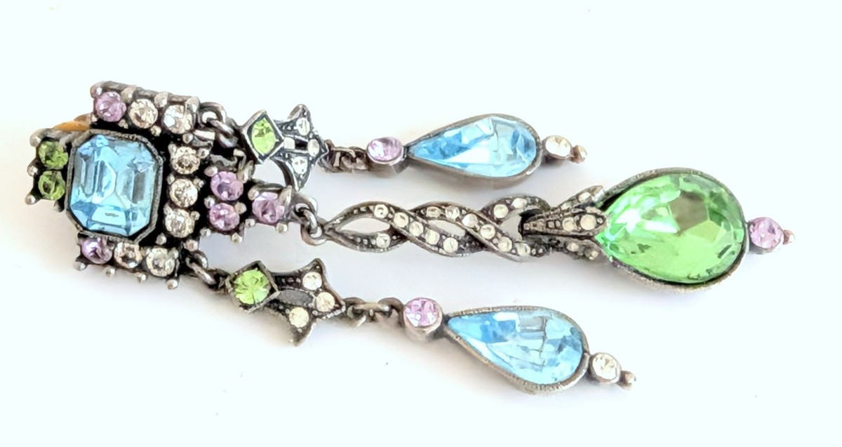 Beautiful Vintage Ben Amun Long Rhinestone Dangle Clip Earrings View 3