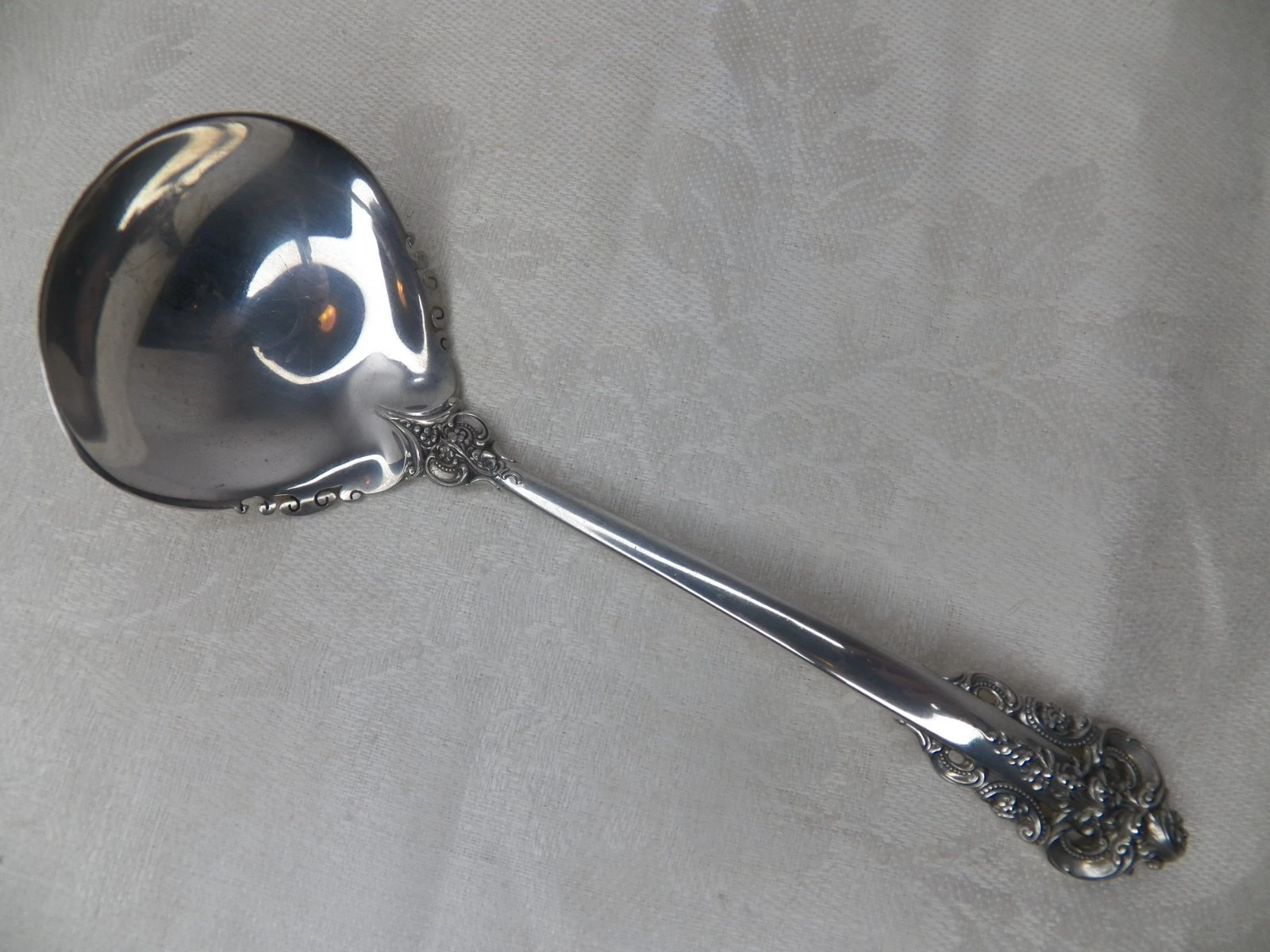 WALLACE GRAND BAROQUE STERLING SILVER SAUCE LADLE 6 " NO MONOGRAM