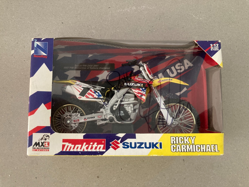 2007 Ricky Carmichael #4 Suzuki Dirtbike Toy 1:12 Scale Moto des Nations
