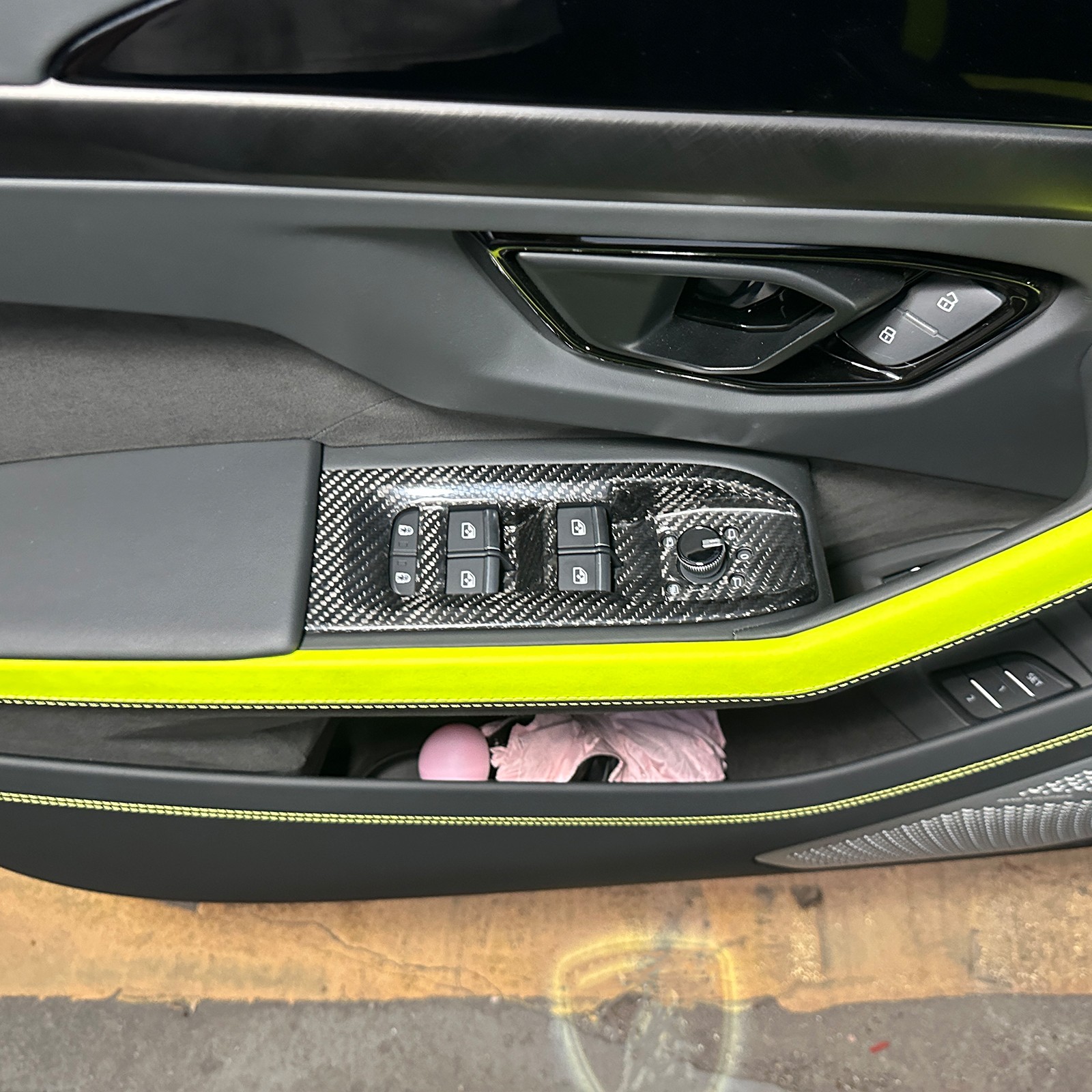 Real Carbon Fiber Window Lift Switch Button Cover For Lamborghini URUS 2018-2024