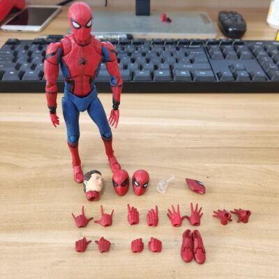 アメコミ MAFEX SPIDER-MAN 103 Ver.1.5 & MAFEX 047 Mafex No. 103 Spider-Man Homecoming Ver.1.5 Action Figure