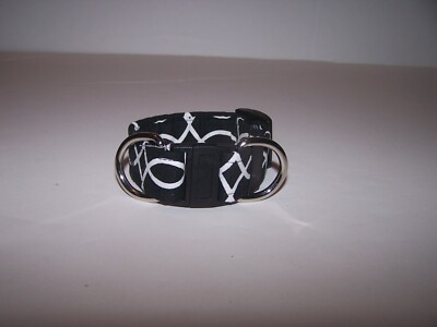 Wet Nose Designs SAFETY BREAK AWAY Dog Collar Loopy White Loops & Scrolls Black