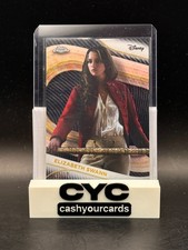 Elizabeth Swann Black Wave /10 #4 2025 Topps Disney Chrome