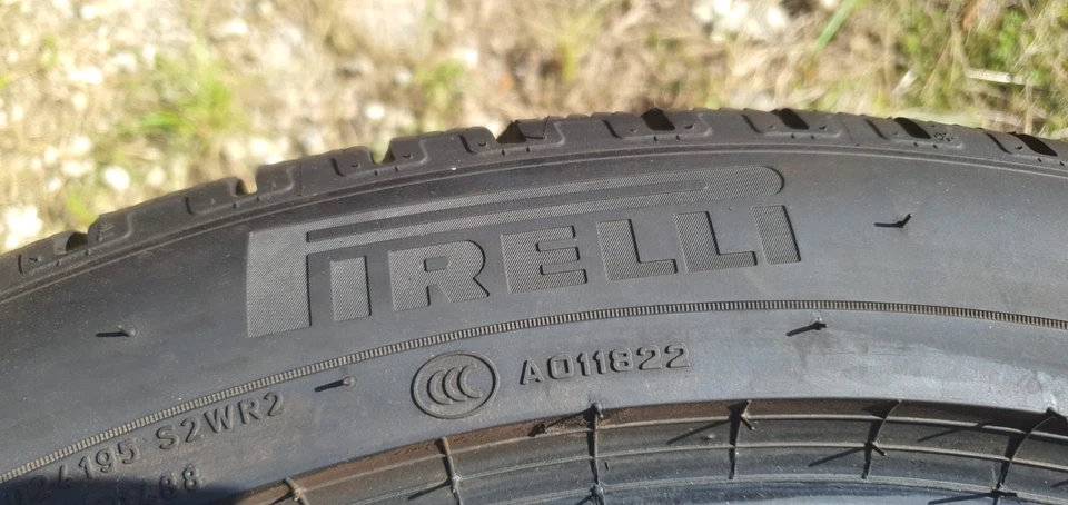 1x Winterreifen Pirelli Scorpion Winter 275/40 R22 107V Dot4223 6-6,5mm B122 - Bild 3 von 4