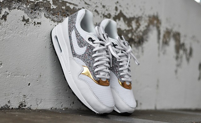 NEW Nike Air Max 1 SE Women's 10 White Multi Gold Running 881101 100 NEW Nike Air Max 1 SE Women's 10 White Multi Gold Running 881101 100