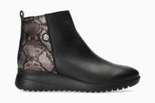 Mephisto Women's Ittoria Black Leather Side Zip Ankle Boot