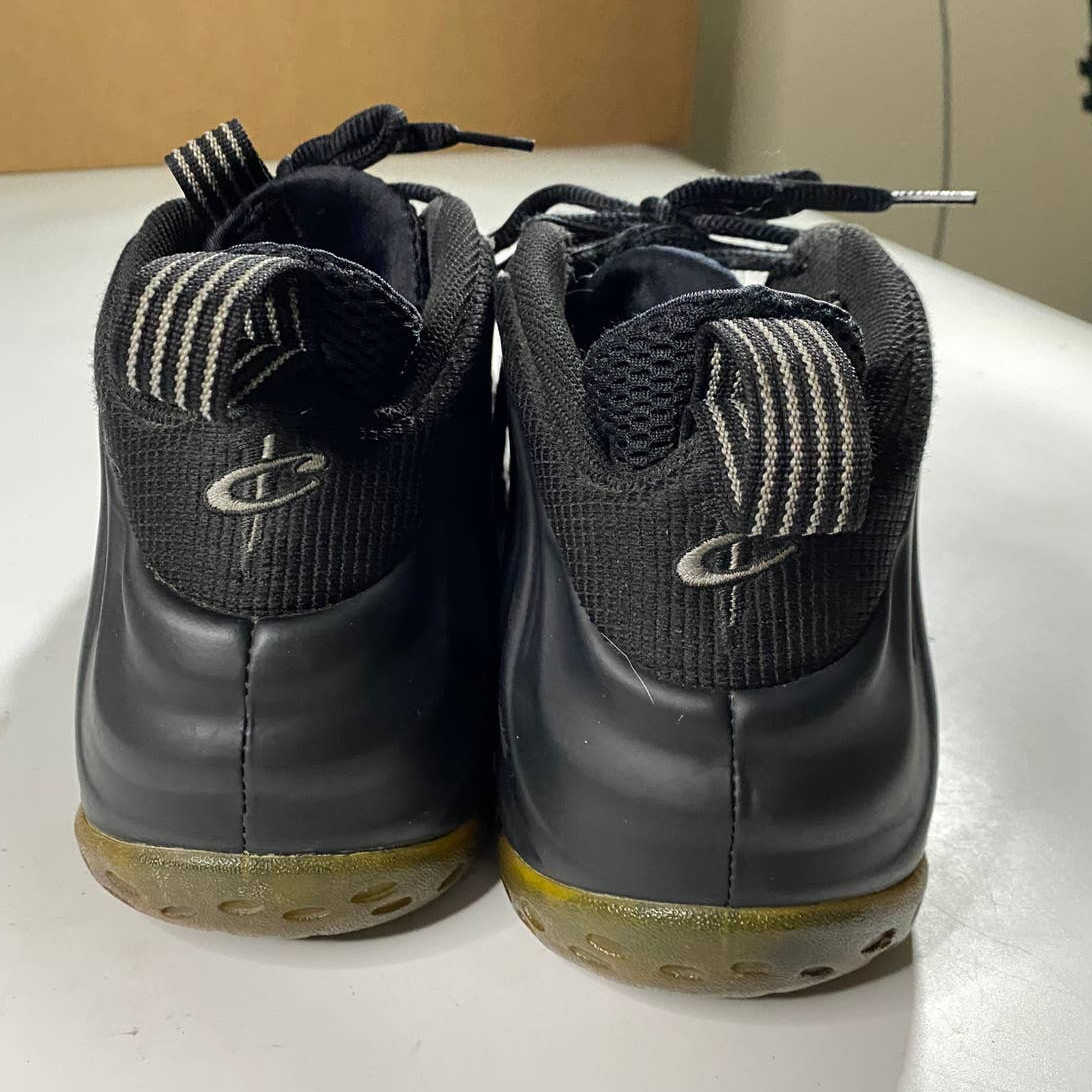 Nike Air Foamposite One Stealth Sneakers 2012 Black Men display picture 1