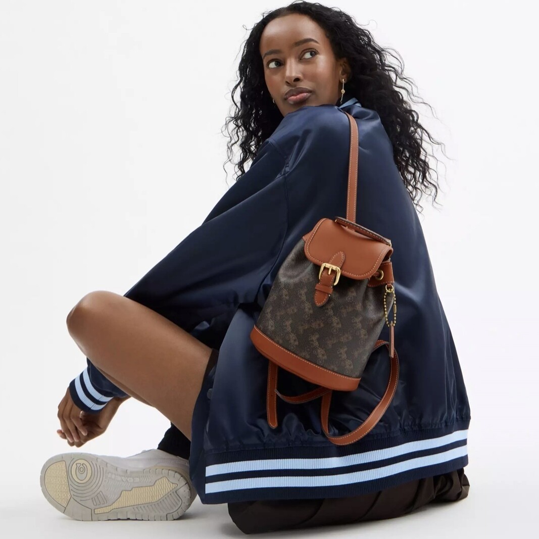 Coach● Harper Backpack - truffle bunnished amber COACH CAM31 Harper Back Pack With Horse and Carriage Print
