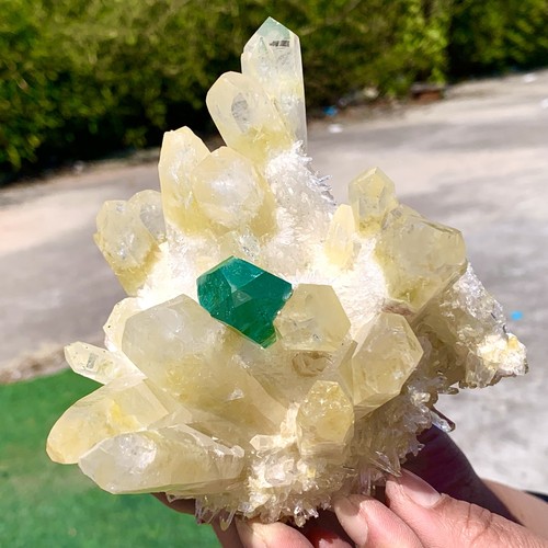 1.7LB New Find yellow+green PhantomQuartz Crystal Cluster MineralSpecimen - 第 8/14 張圖片