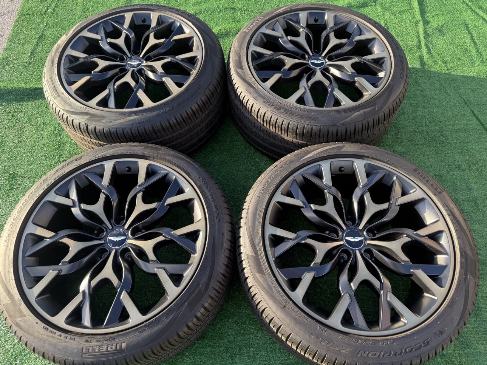 Aston Martin DBX 707 Wheels Tires Stock Factory OEM Pirelli 22"  Rims 770 Set