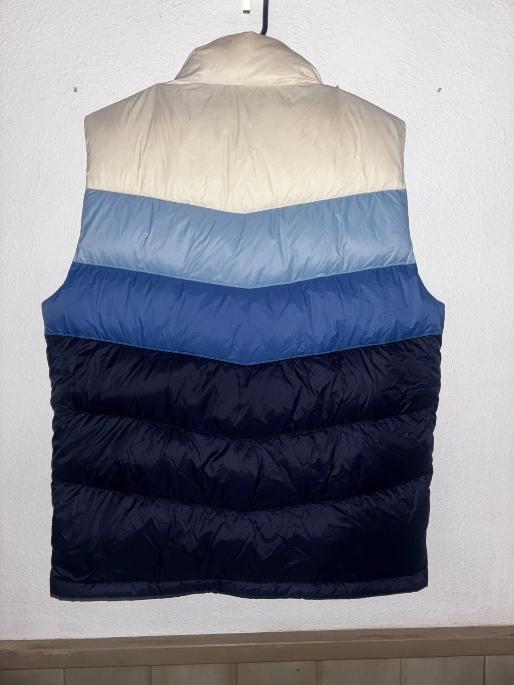 Marine Layer Men’s Archive Boreal Outdoor Puffer Vest Colorblock Blues size Med image 11