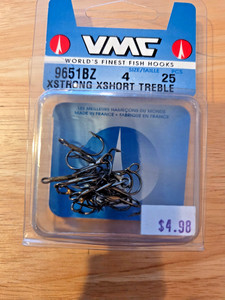 VMC XSTRONG XSHORT TREBLE hooks Size #4, 25 per package NIP
