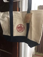 TRADER JOE REUSEABLE TOTE***LARGE**SOLD OUT**FREE SHIPPING****