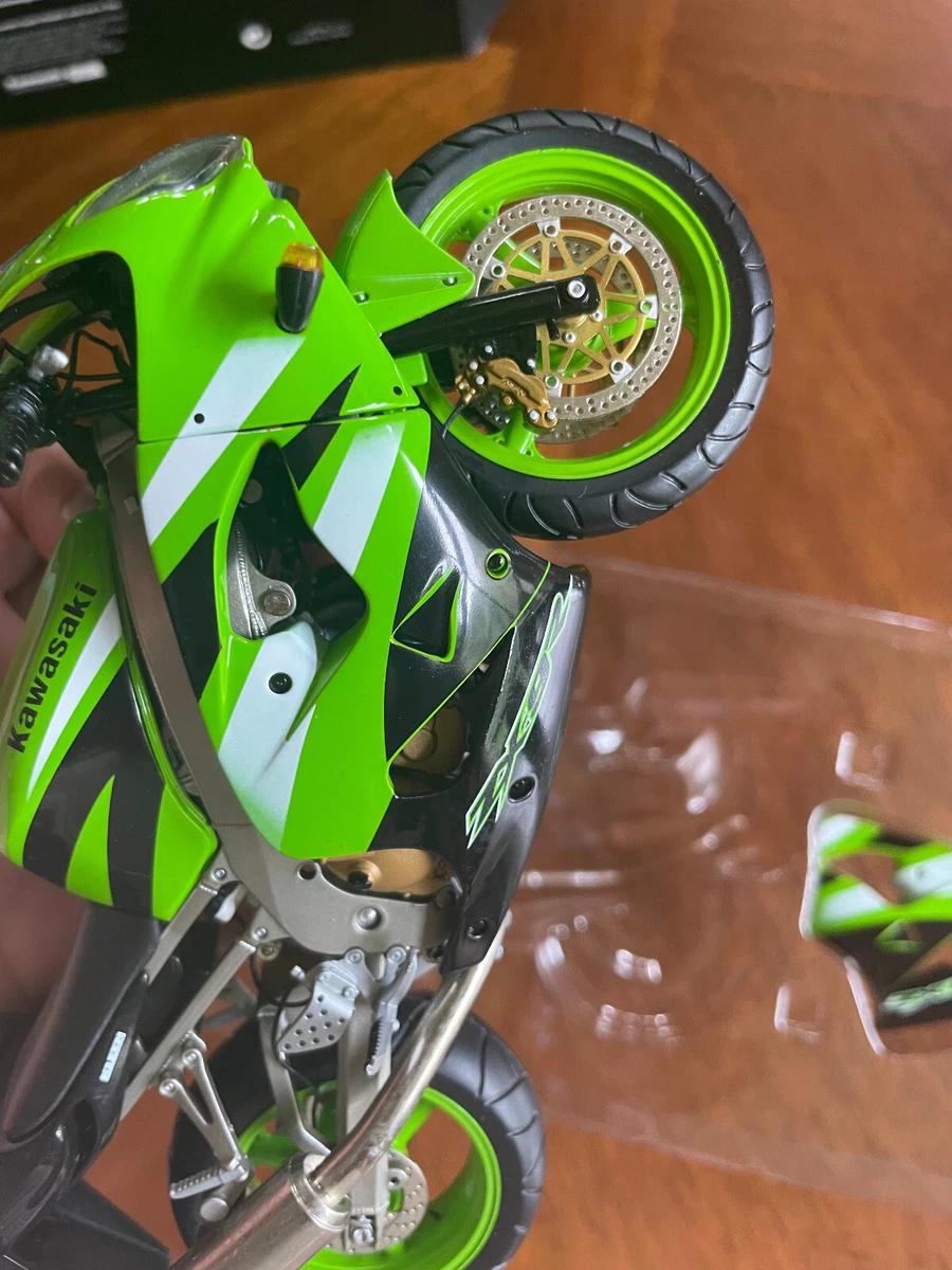 午前12時前のご注文は当日発送 MINICHAMPS製Z900 | ccfl.ie