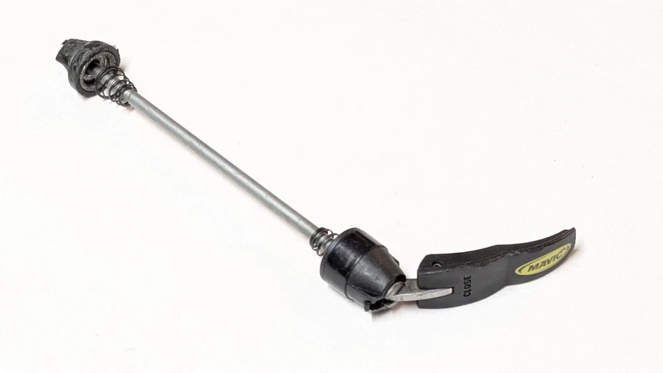 Pincho de rueda retro Mavic CrossMax negro de liberación rápida eje trasero 135 mm QR MTB Foto 2 de 3