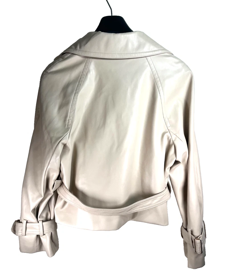 NUEVO CON ETIQUETAS - ANN TAYLOR Chaqueta de trinchera de cuero sintético beige recortada de doble botonadura talla M Foto 3 de 4