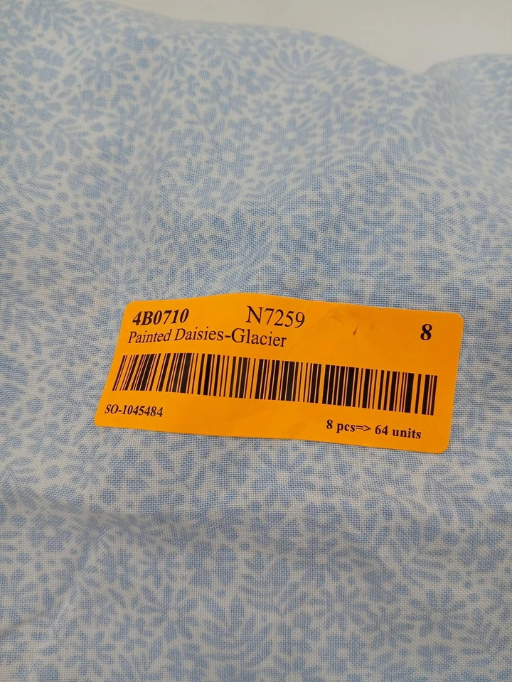 Connecting Threads Quilting Cotton Painted Daisies Glacier 43" x 72" Blue N7259 - Image 2 of 4