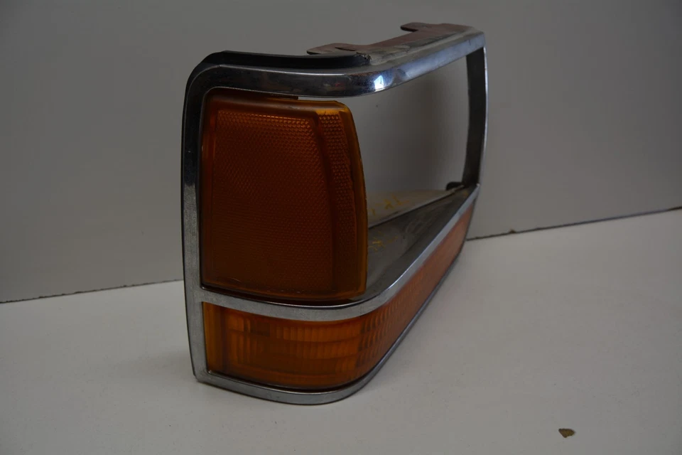 1989-1994 FORD EXPLORER FRONT RIGHT TURN SIGNAL LIGHT W/ CHROME BEZEL, 116-03020 - Image 2 of 4