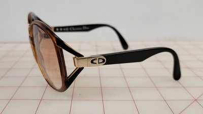 Vintage Christian Dior 2320 Brown Marble Oval Sunglasses  display picture 2
