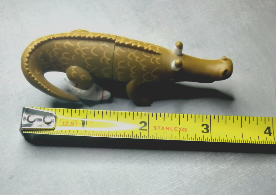 SANDY Critter Splitter Vinyl Figure ~ Alligator with socks