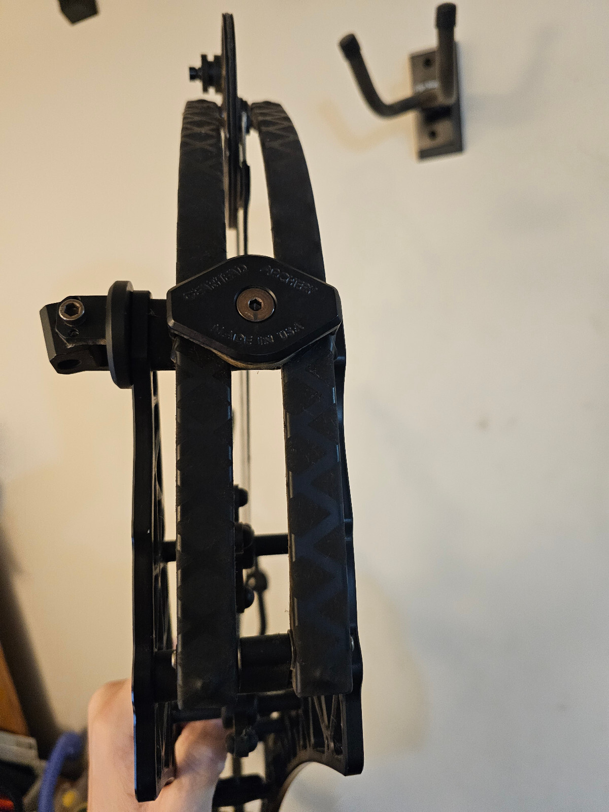 Gearhead Archery T33 Compound Bow...60....28" DL...Right or Left