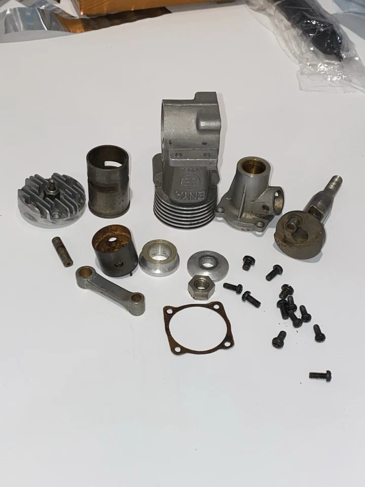 ENYA 35 MODEL 5224, CONTROL LINE ENGINE UN-ASSEMBLED - Image 2 of 4