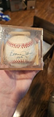 Bernie Williams Signed Baseball Ball - New York Yankees (Not Authenticated)