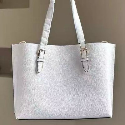 NWT COACH X PEANUTS CBJ87 Collaboration Mollie Tote Bag Snoopy