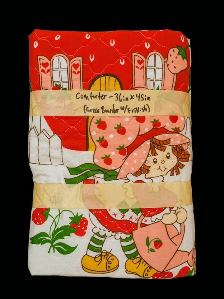 Edredón de pastel de fresa hecho a mano de la década de 1980 + pastel de arándanos con verde•{45" X 36"}• Foto 4 de 4