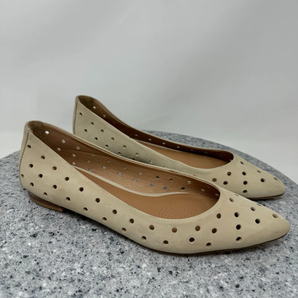 Corso Como Ballet Flats Womens 7.5 Suede Leather Beige Pointed Toe Slip On Shoes - Image 3 of 4