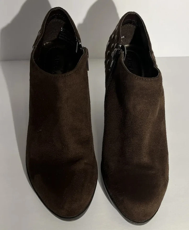 Zapatos Laura Ashley Mujer 6.5 Marrón Lafindon Tachonado Imitación Gamuza Tacón Botines Foto 3 de 4