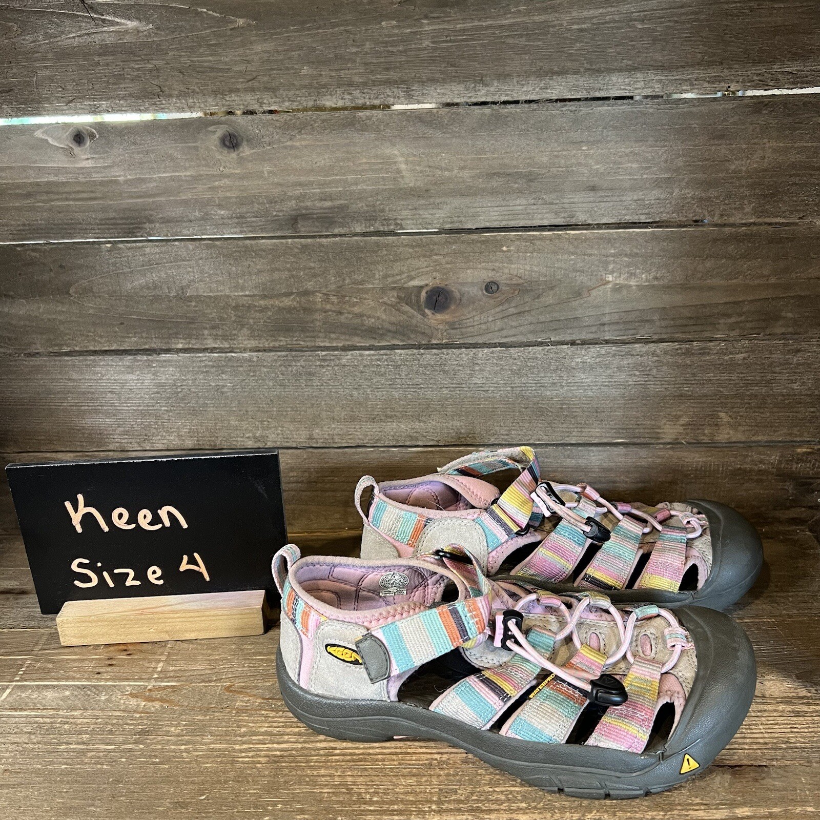 Sandali scarpe rosa impermeabili Keen Newport H2 per bambini grandi taglia 4 Y in ottime condizioni