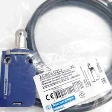 1pcs New XCMD2102L1 Schneider XCMD2102L1 Travel Limit Switch