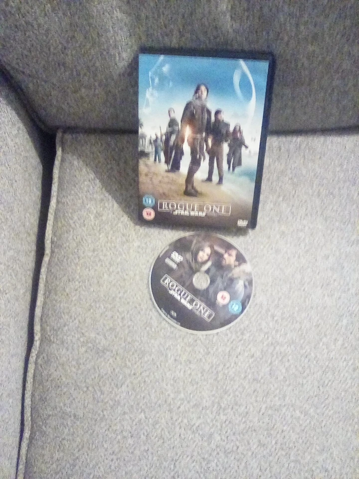 Rogue One: A Star Wars Story (DVD, 2016), v good Felicity Jones - Image 2 of 3