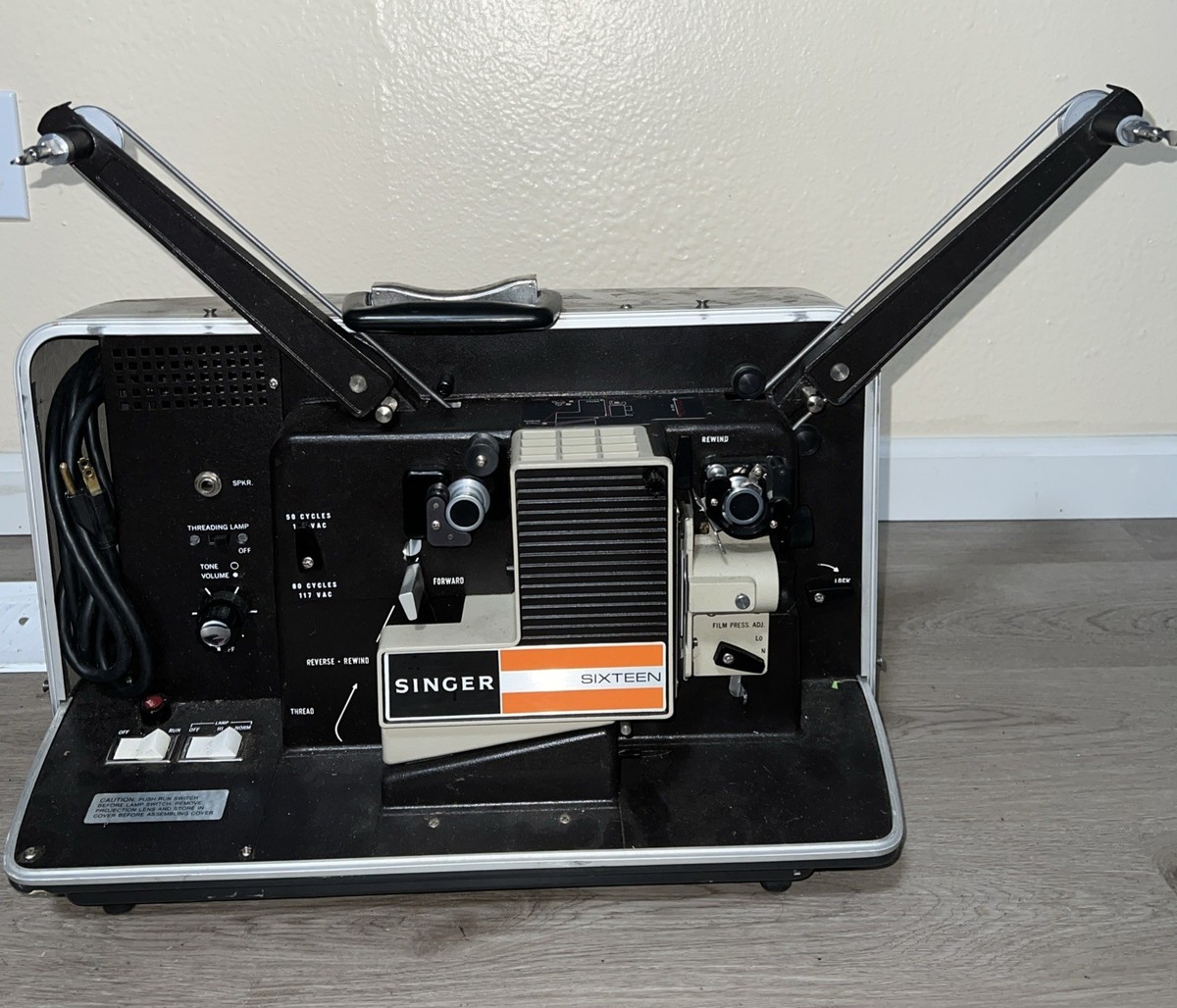 Vintage Antique Singer Graflex 16 Sixteen Projector 1015AR with