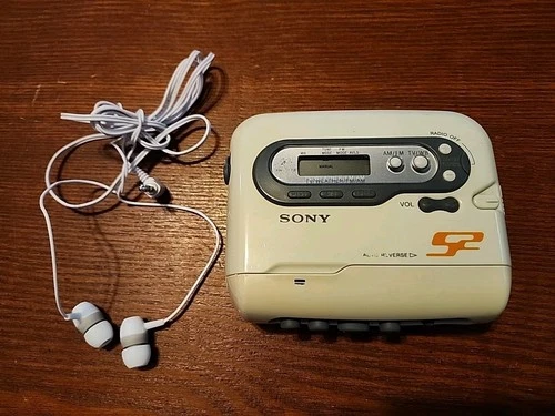 Sony WM-FS566 Walkman AM/FM Radio Cassette Tape Player -vintage-Rare.