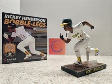 Roberto Alomar Bobblehead and Frank Thomas Statue Stadium Giveaways 49